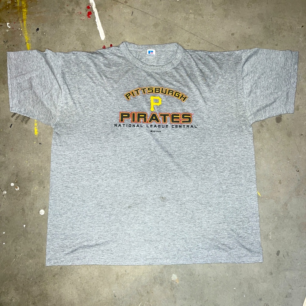 Vintage 90s Russell Athletic Pittsburgh Pirates  T-Shirt Sz XXL.